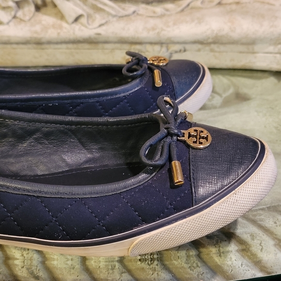 Tory Burch Quilted Leather Logo Flats #127 - Picture 8 of 14